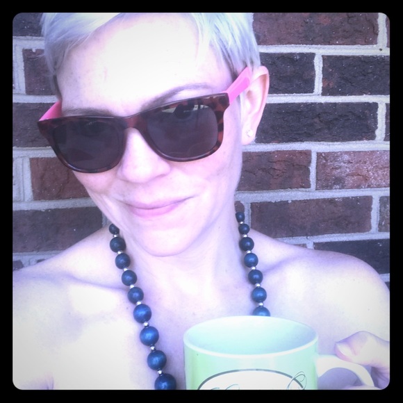 Meet your Posher, Crystal - Picture 1 of 4